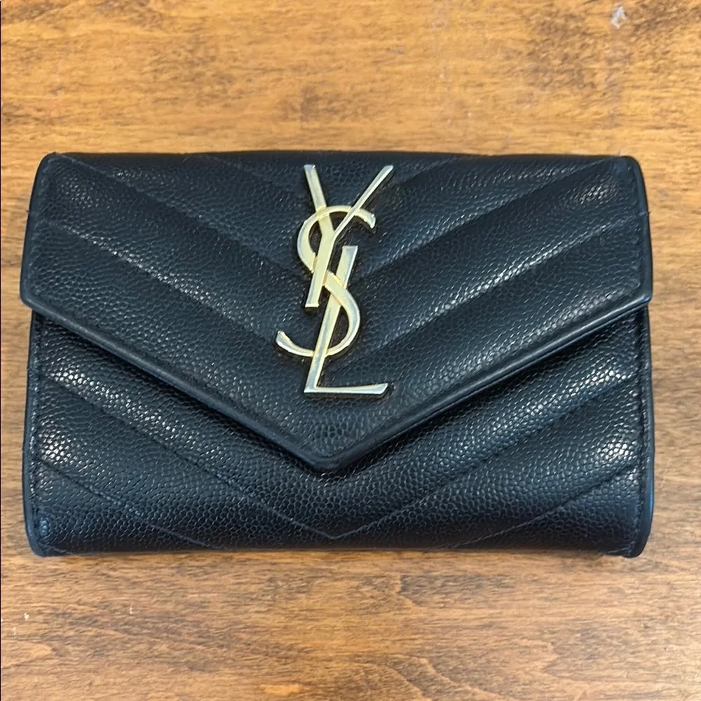 Authentic Yves Saint Laurent Black Leather Women's Compact Wallet - Picture 1 of 8